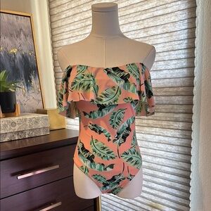 Woman's Cupshe Rozen Maiden Print Bikini.  Size Small